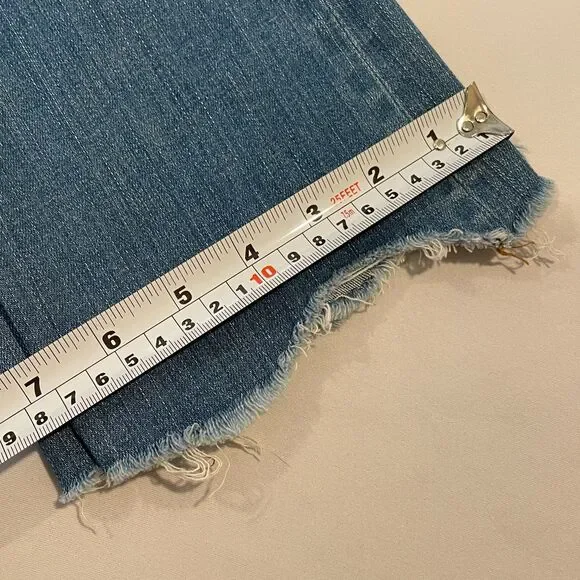 ~ Madewell 25 Jeans Cali Demi-Boot Raw Hem Button Light/Med Blue Wash Women's - Picture 10 of 15